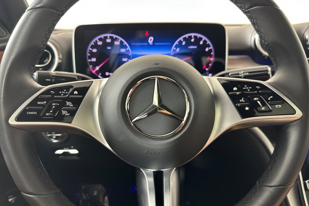 Used 2026 GRAPHITE GREY METALL Mercedes-Benz C 300 image 21
