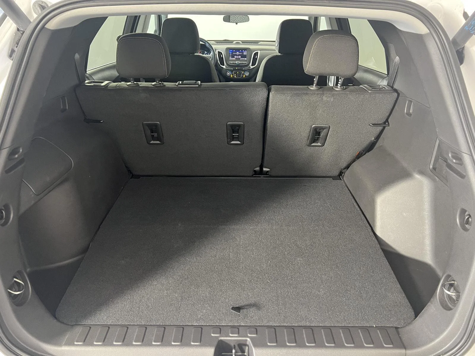 Used 2024 Summit White Chevrolet LT image 20