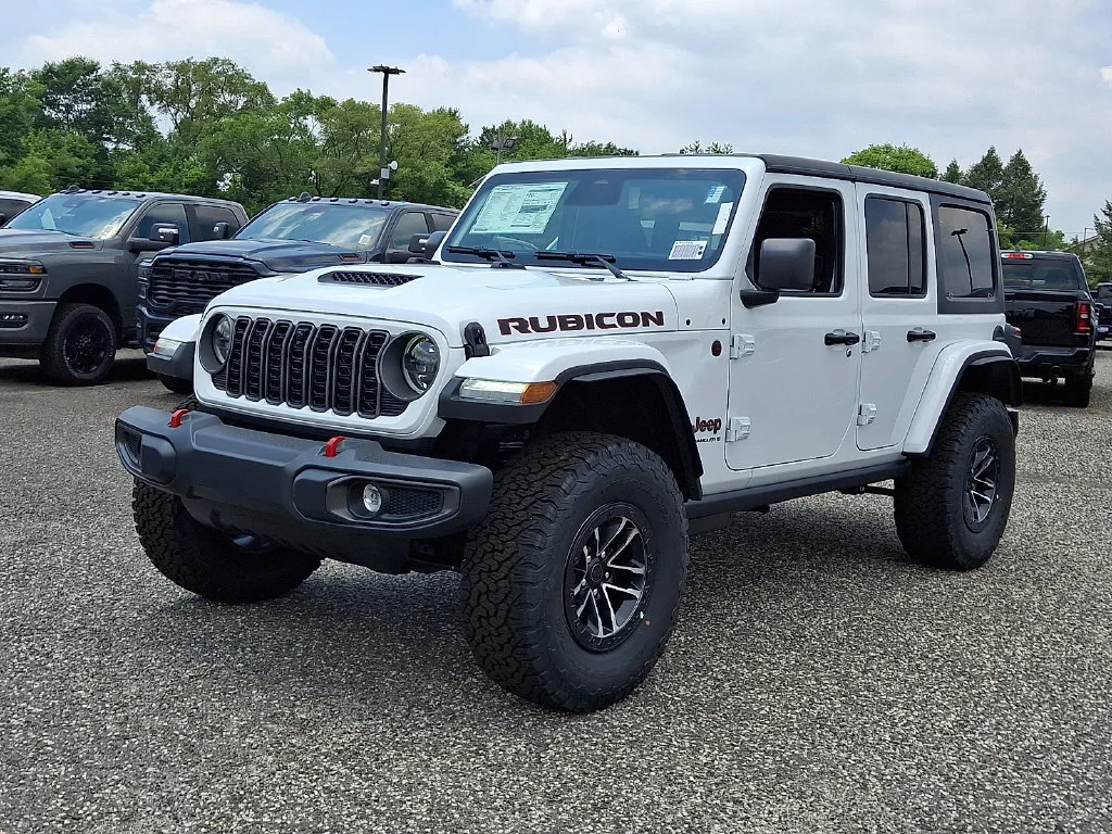 New 2026 Bright White Clear-Coat Exterior Paint Jeep Rubicon image 4