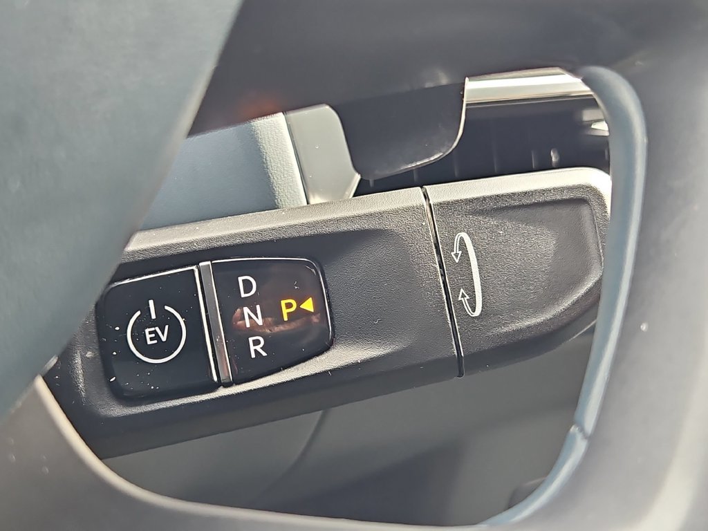 Used 2024 Snow White Pearl Kia GT-Line image 20