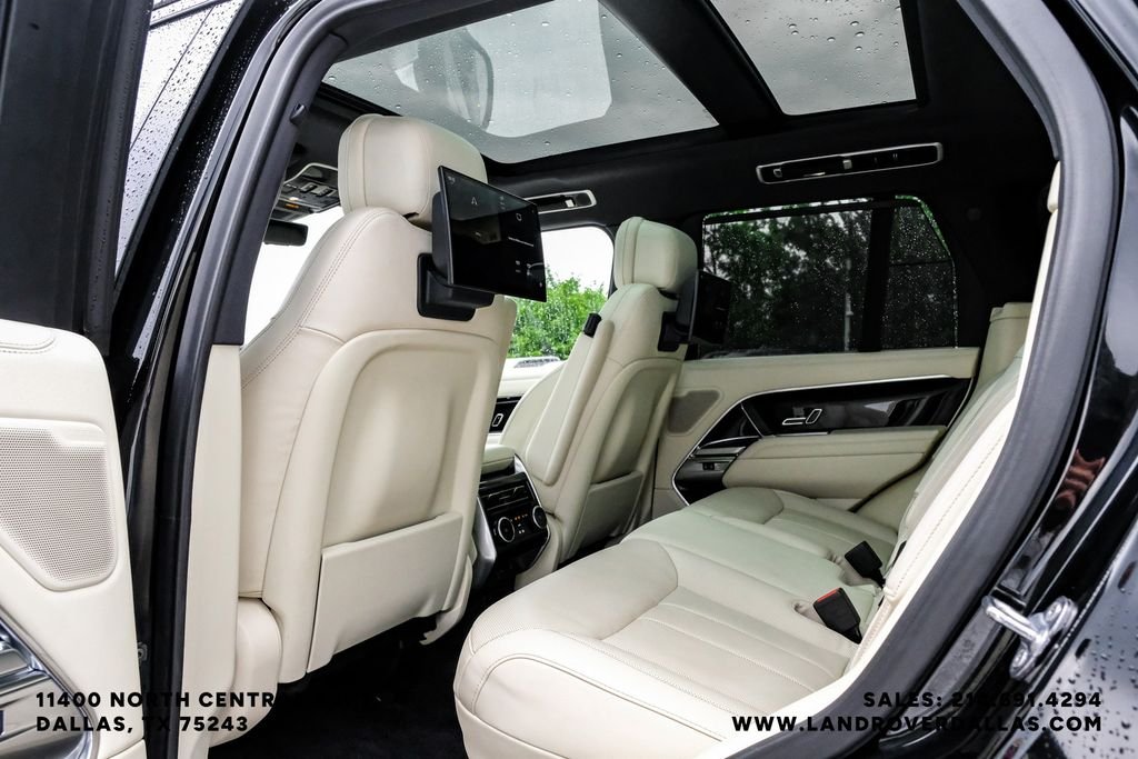 Used 2025 Black Land Rover SE image 43