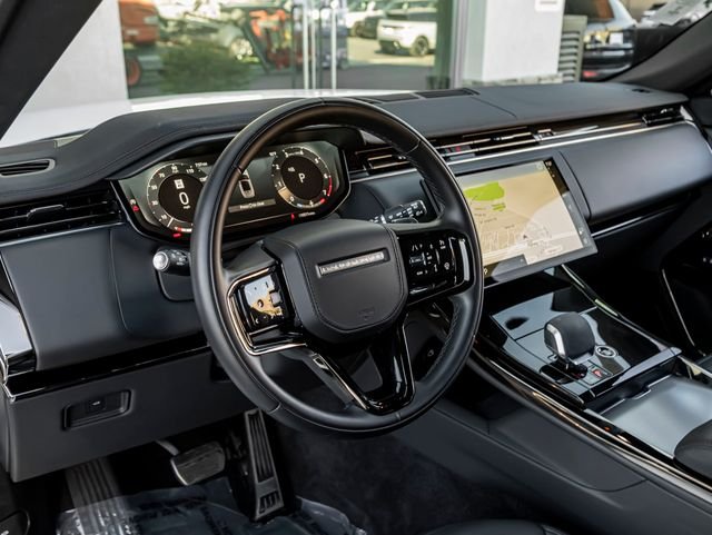 Used 2024 Fuji White Land Rover Dynamic SE image 16