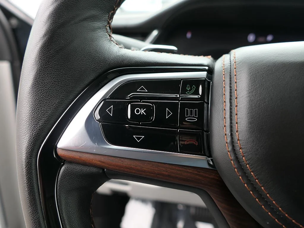 Used 2023 Diamond Black Crystal Pearl Coat Jeep Summit image 13