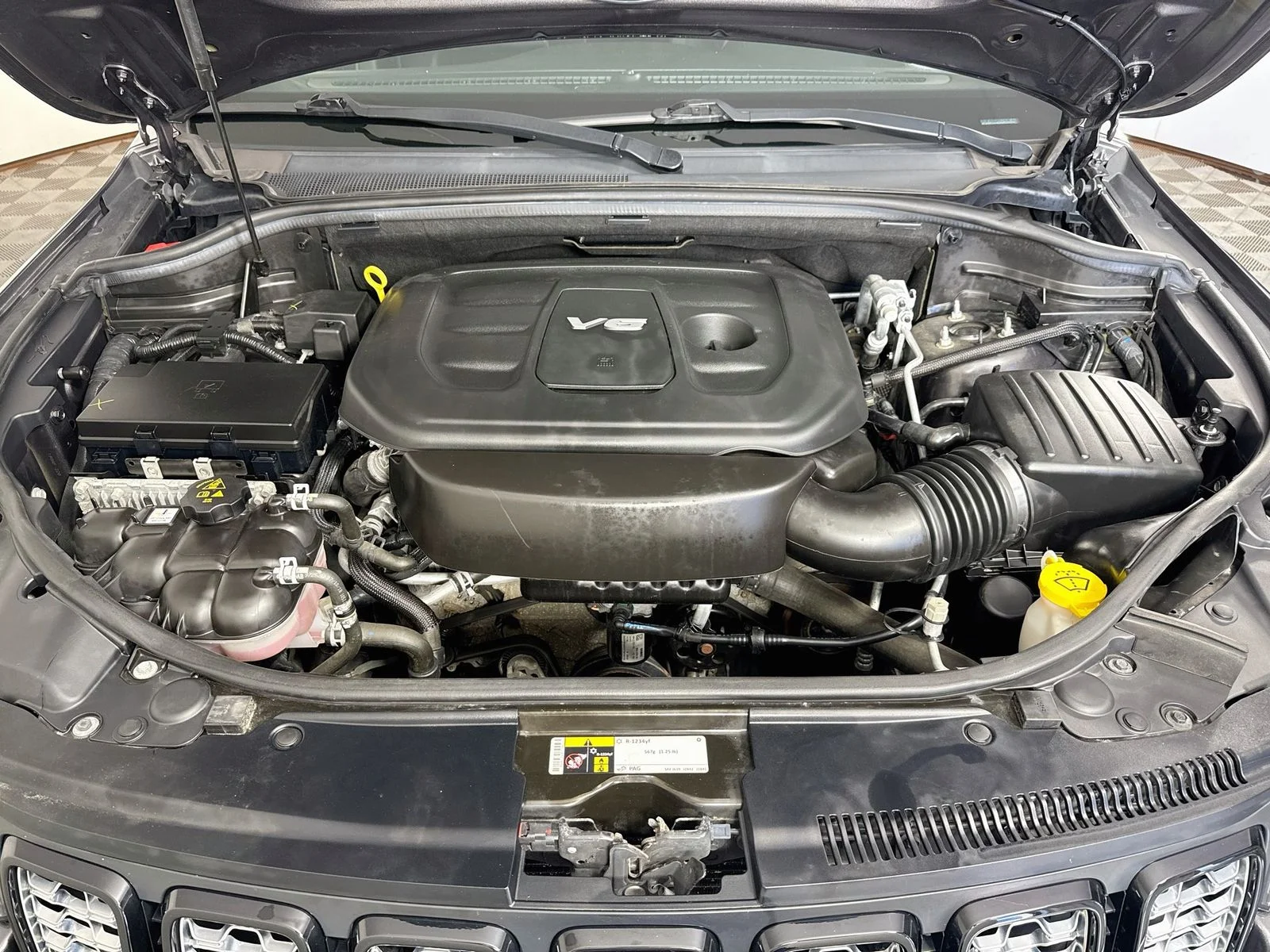 Used 2018 Gray Jeep Altitude image 30