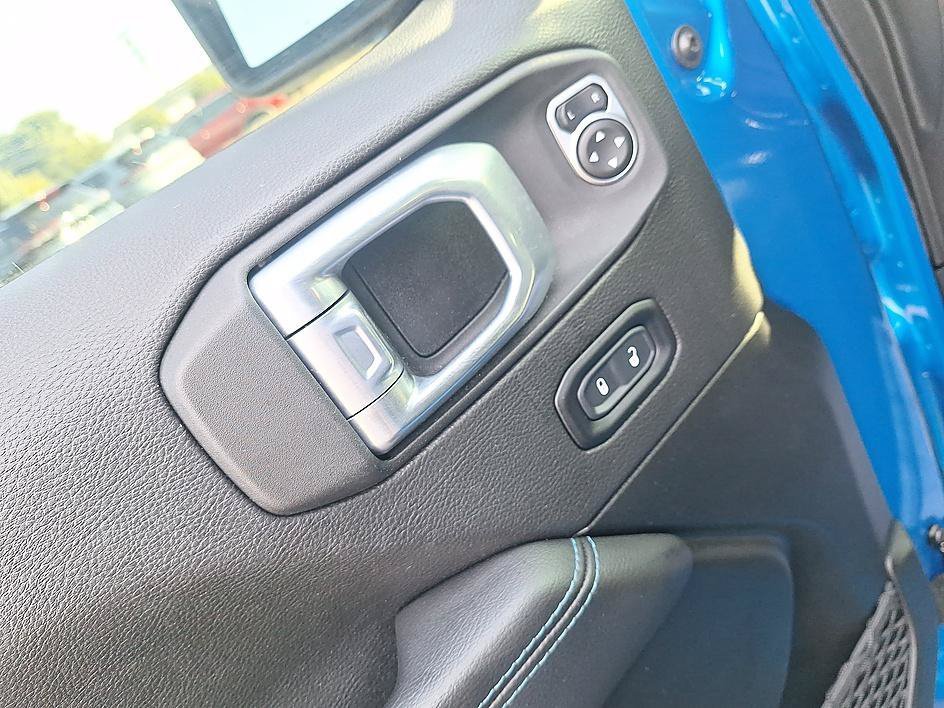 Used 2021 Hydro Blue Pearlcoat Jeep Unlimited Rubicon image 10