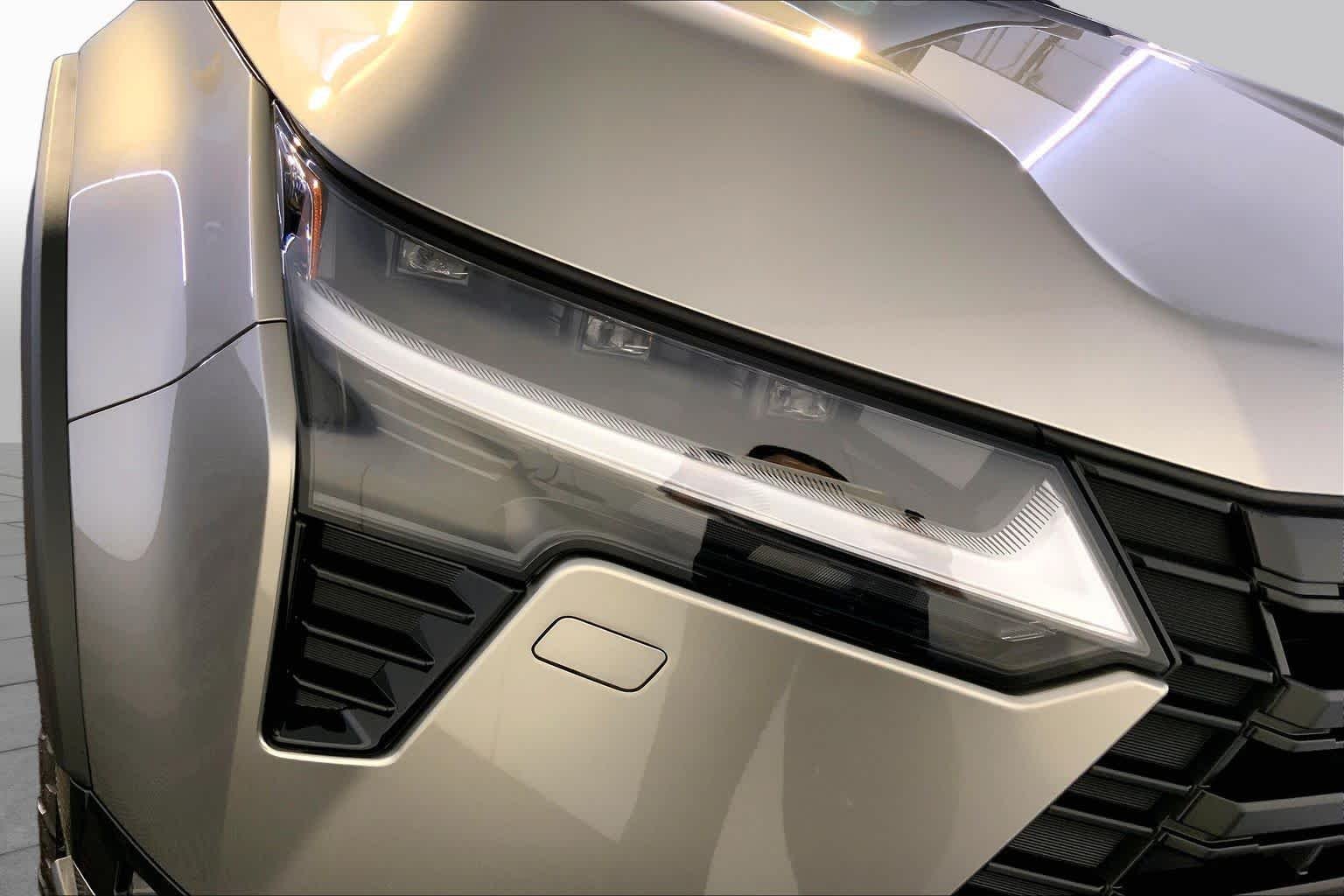 Used 2026 Atomic Silver Lexus Overtrail+ image 27