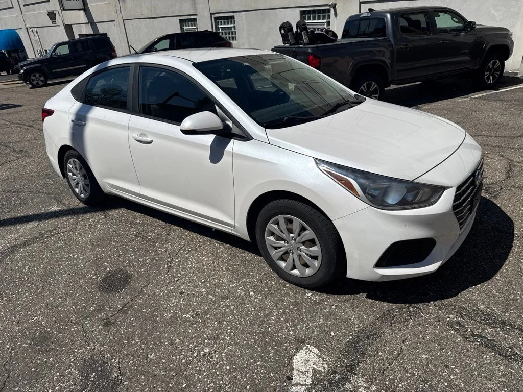 Used 2019 White Hyundai SE image 3