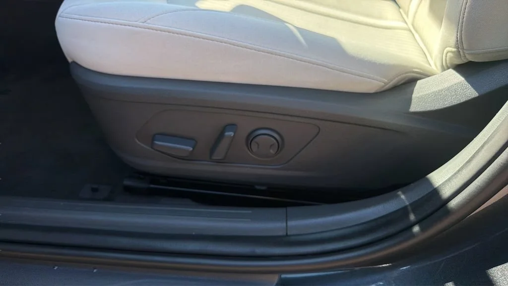 Used 2025 Gray Hyundai SEL image 22