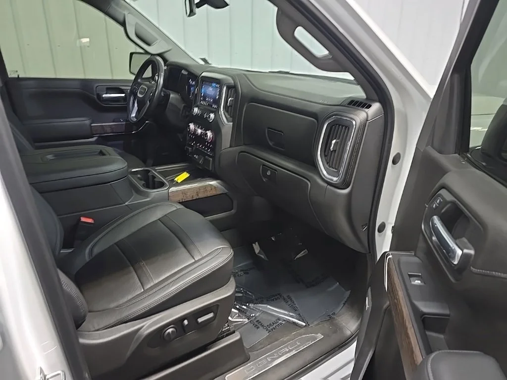 Used 2021 White GMC Denali image 16