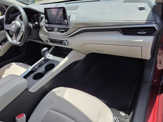 2025 Nissan Altima SV - Photo 17