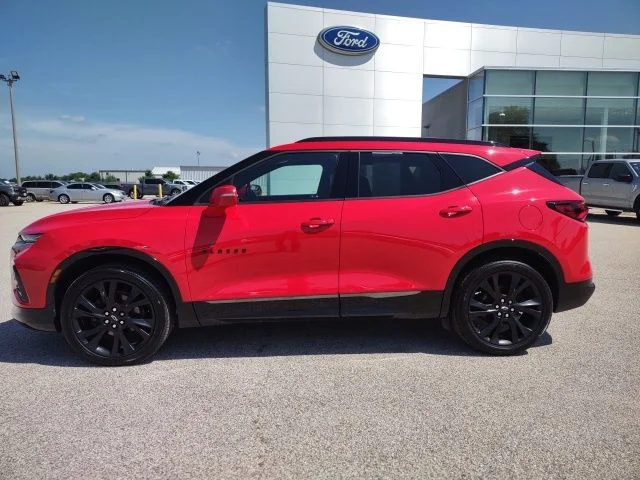 Used 2019 Red Chevrolet RS image 2