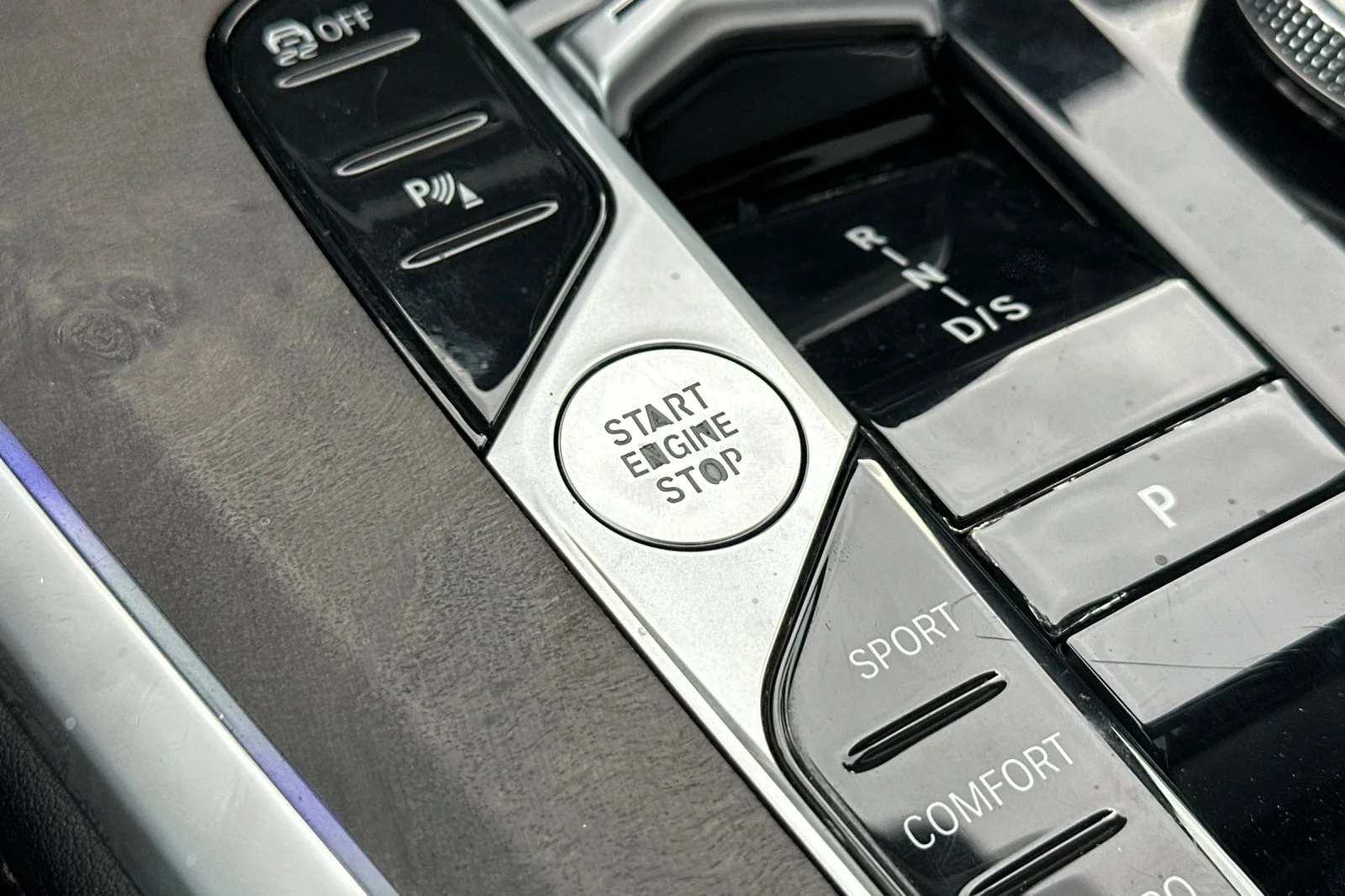 Used 2024 Skyscraper Grey Metallic BMW xDrive40i image 22