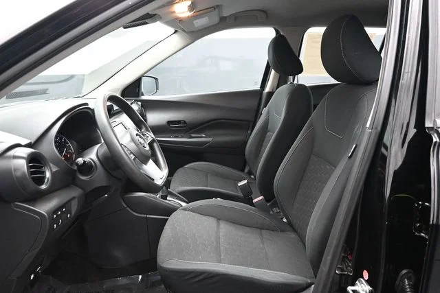 Used 2021 Black Nissan S image 6