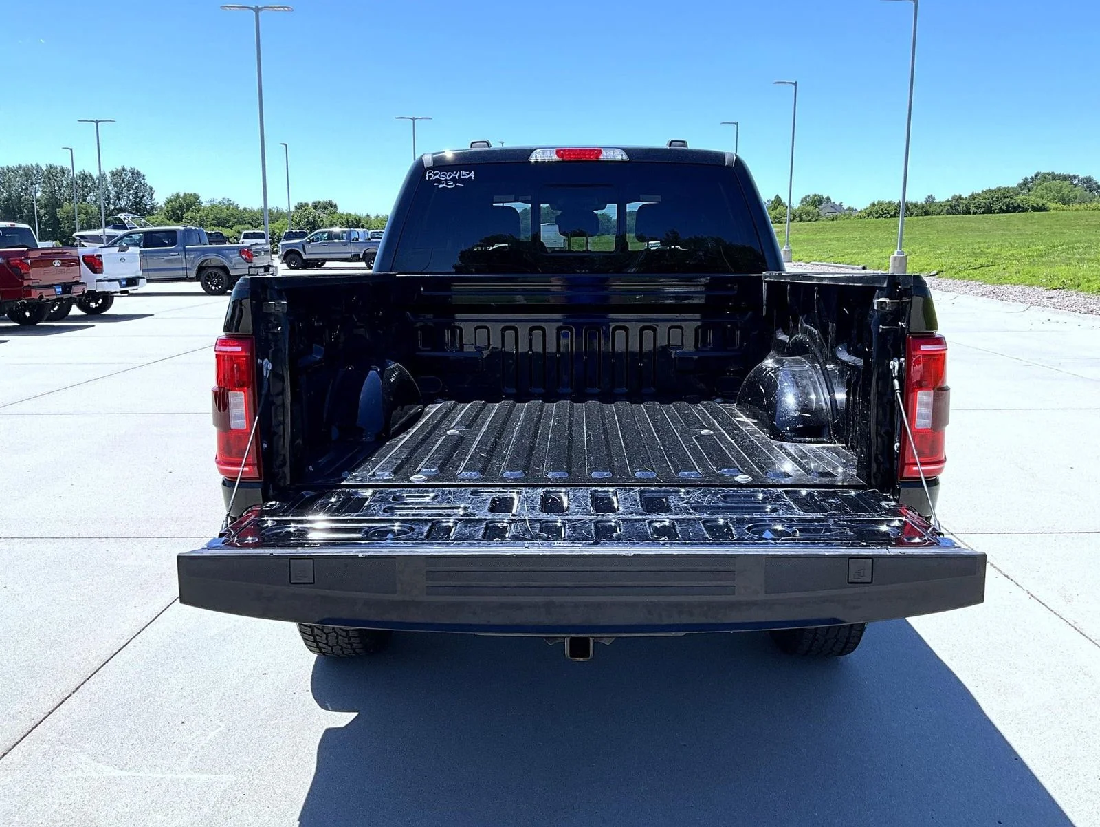 Used 2023 Black Ford XLT image 22