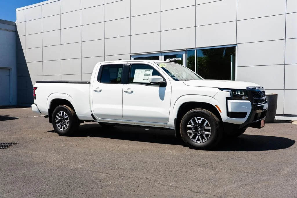 New 2026 Glacier White Nissan Crew Cab SV Long Bed image 29