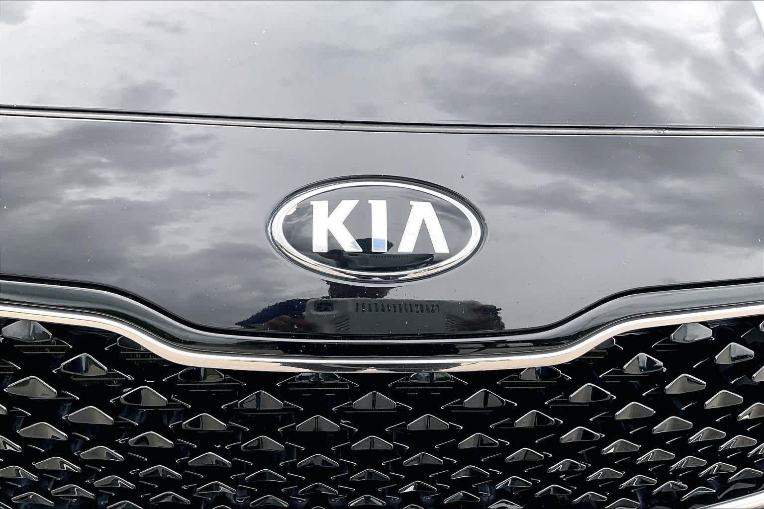 Used 2019 Black Cherry Kia EX image 31