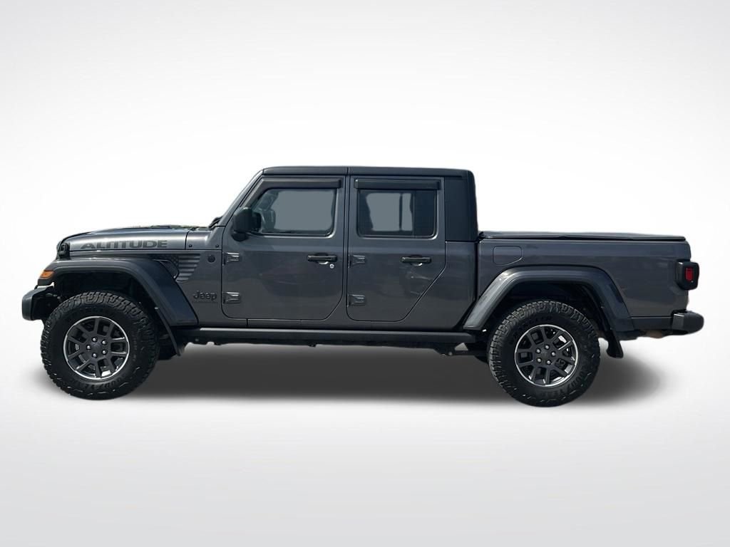 Used 2020 Gray Jeep Altitude image 3