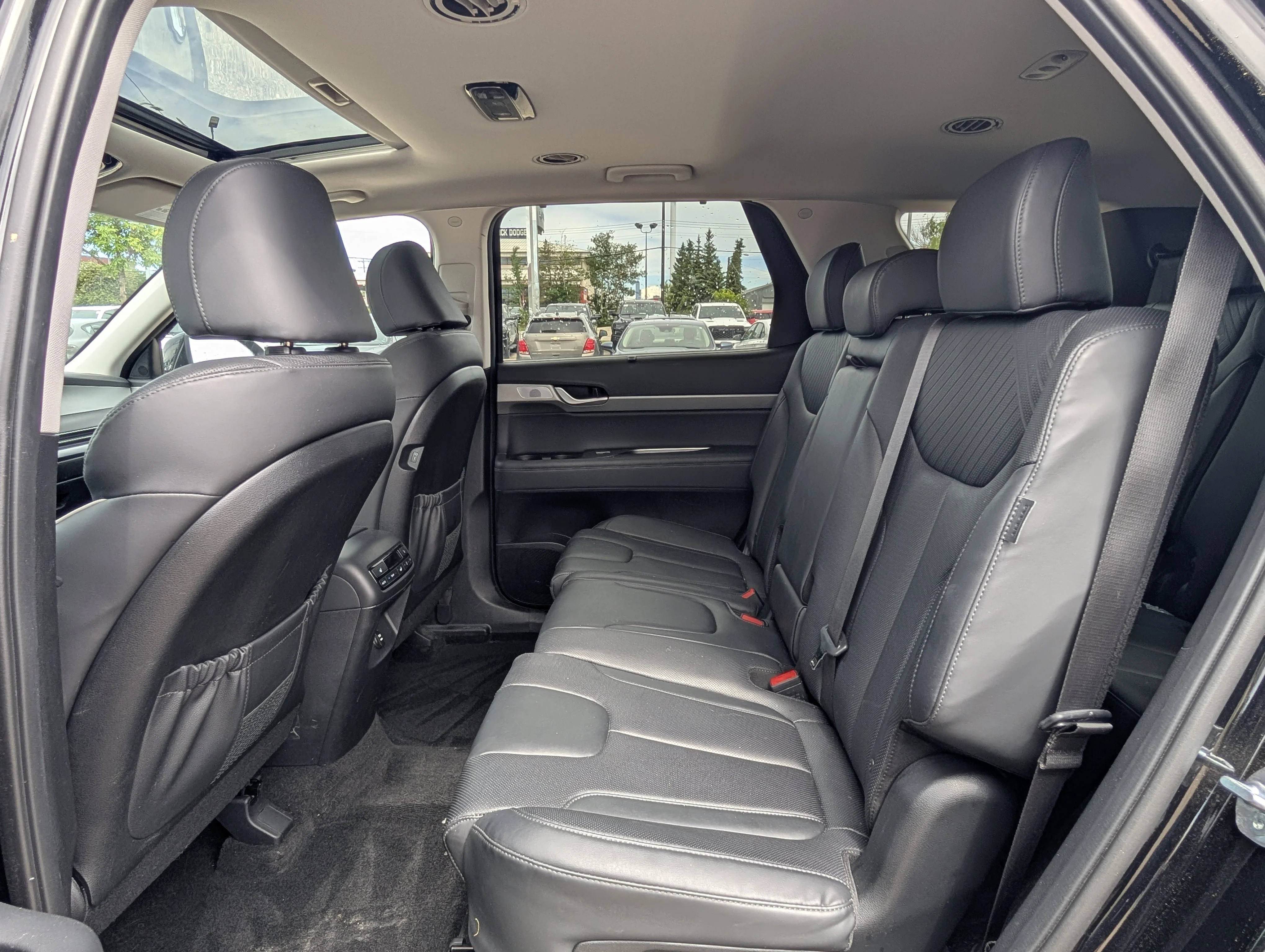 Used 2024 Abyss Black Hyundai Urban image 20