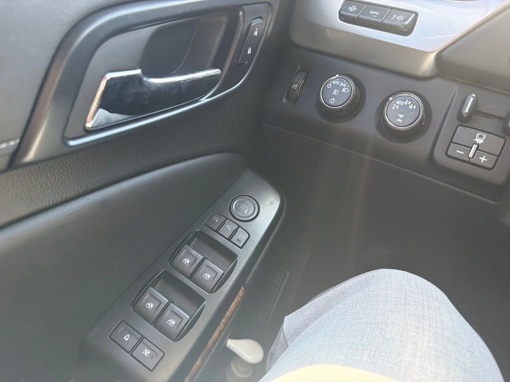 Used 2020 Gray Chevrolet Premier image 13