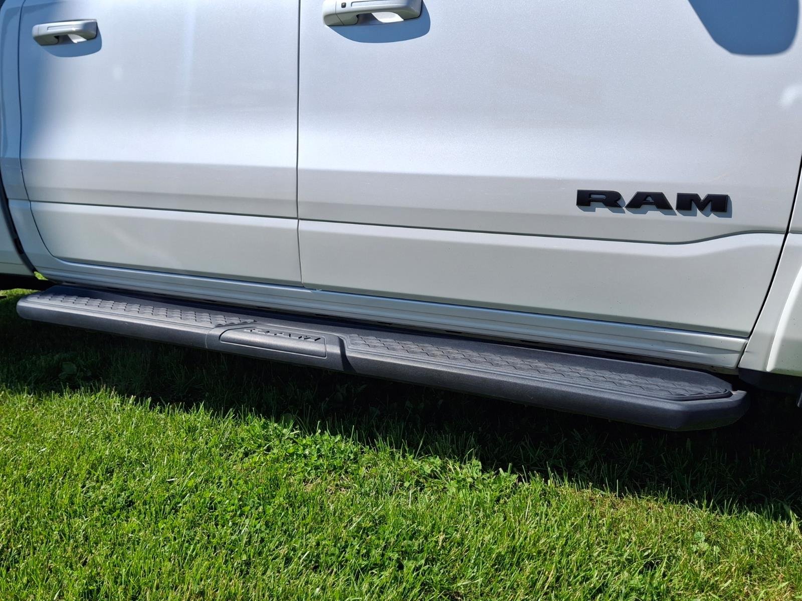 Certified Used 2022 Ivory Tri Coat Pearl Coat RAM Laramie image 5