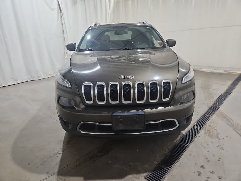 Used 2014  Jeep Limited image 4