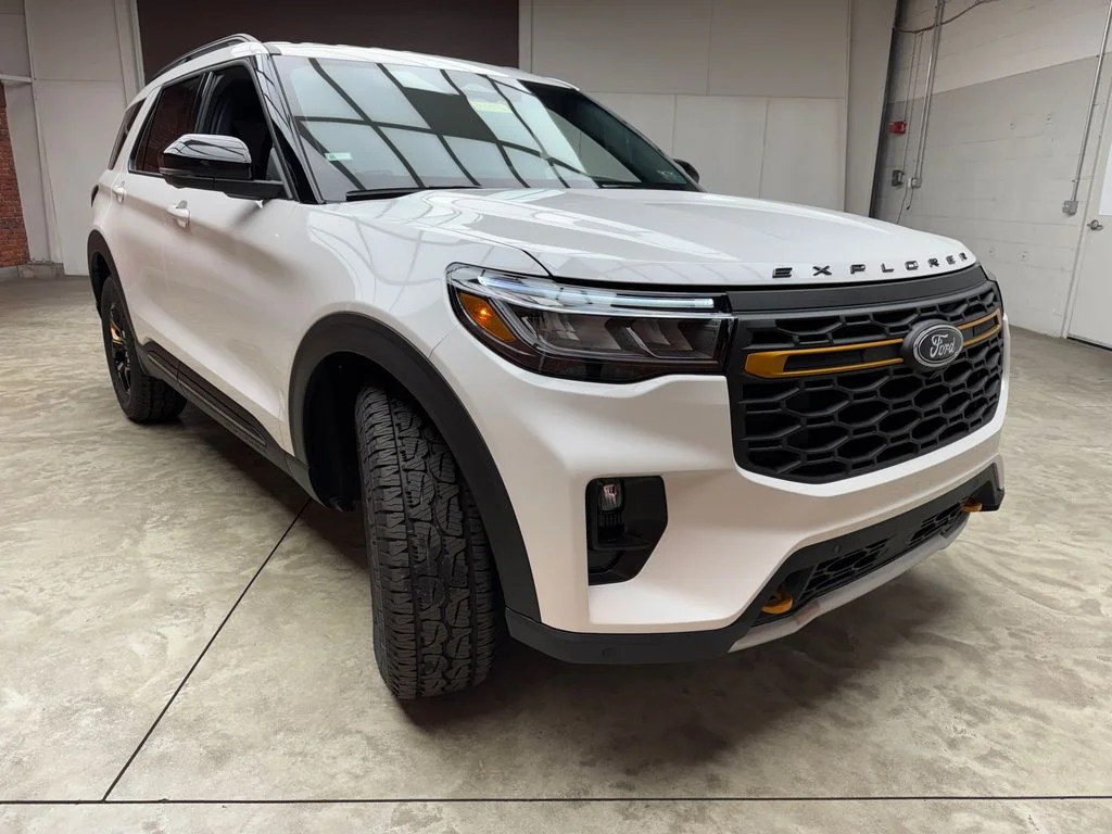New 2026 Star White Metallic Tri-Coat Ford Tremor® image 6
