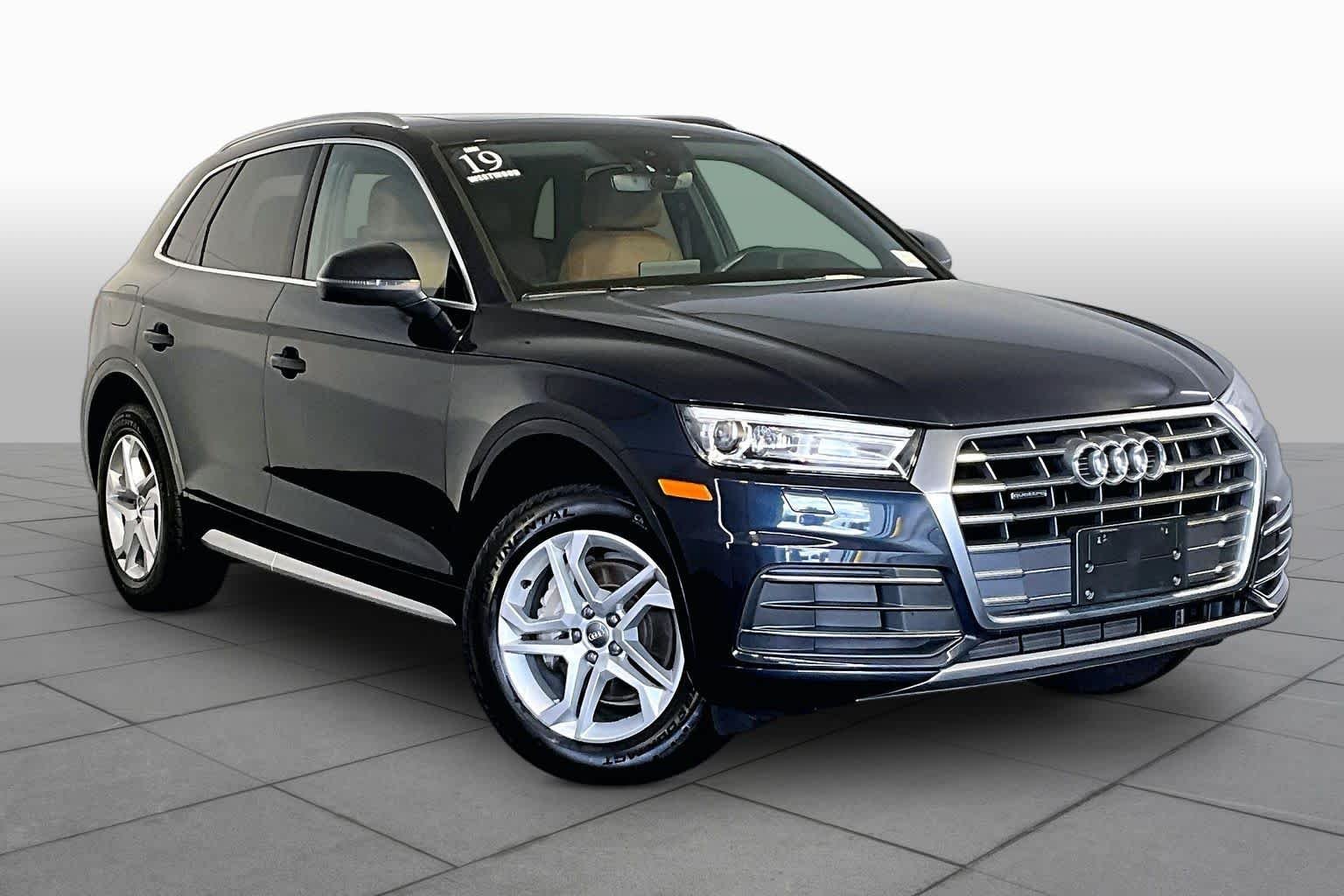Used 2019 Moonlight Blue Metallic Audi Premium image 3
