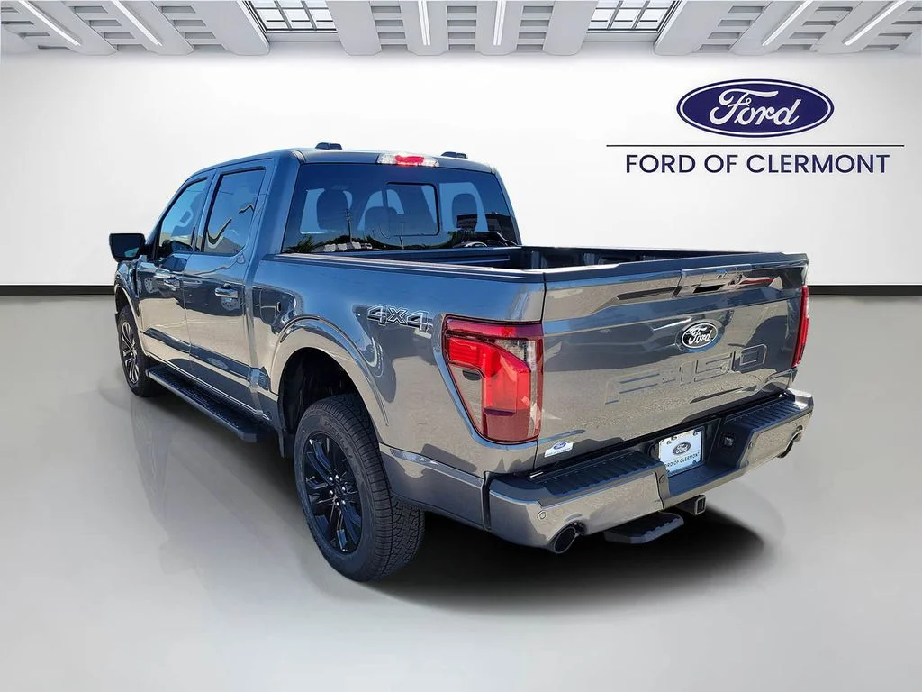 New 2026 Carbonized Gray Metallic Ford XLT image 3