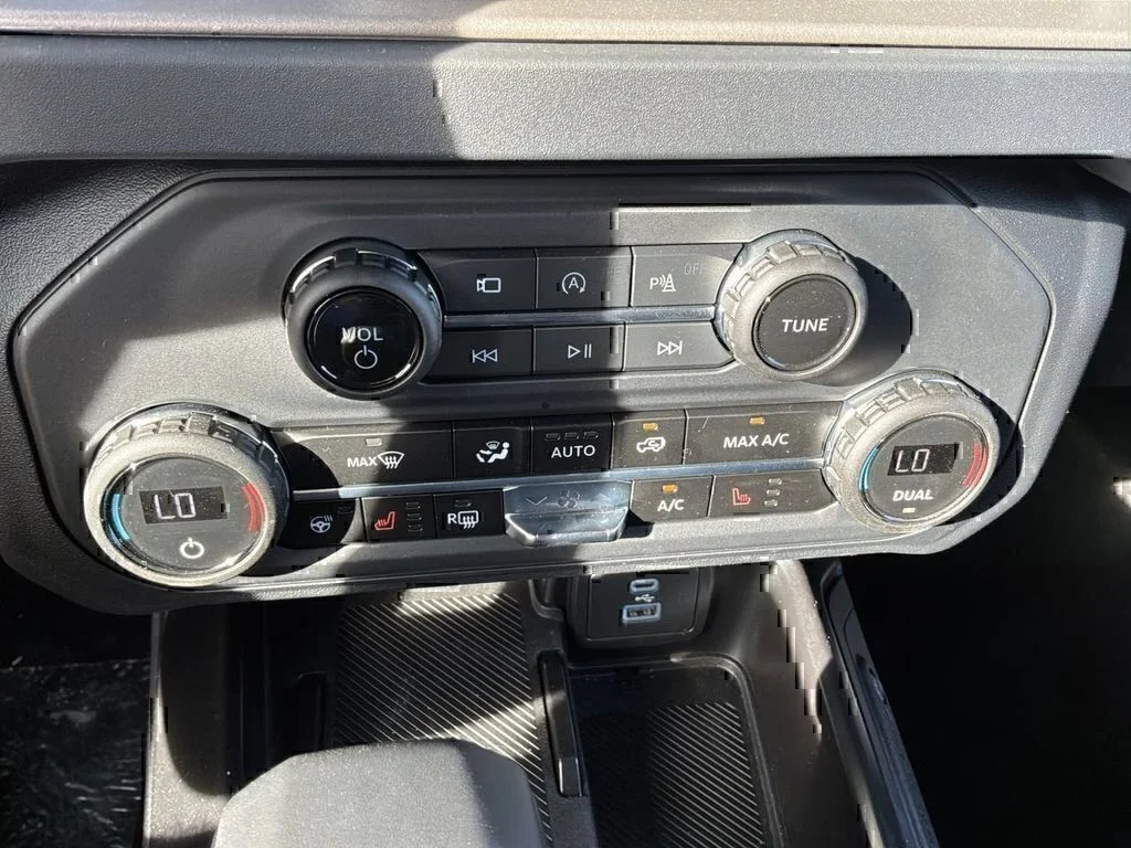 2025 Ford Bronco 4-Door Outer Banks - Photo 17