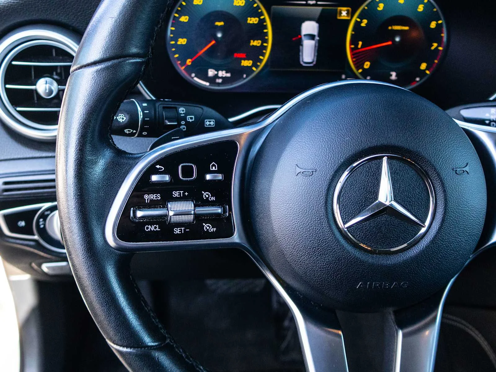 Used 2020  Mercedes-Benz GLC 300 image 37