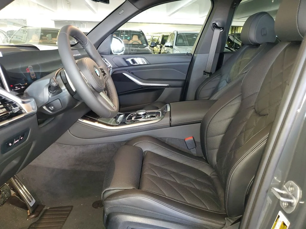 Used 2026 Dravit Grey Metallic BMW sDrive40i image 16