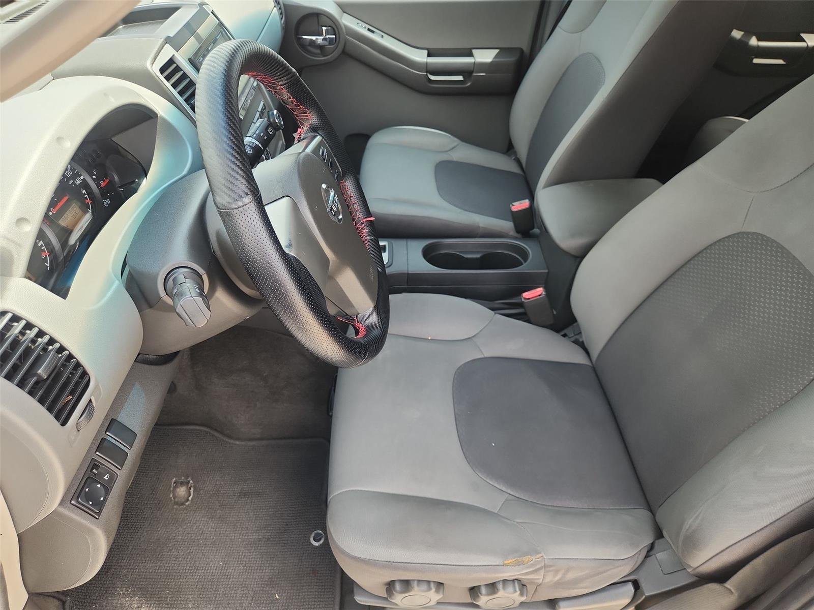 Used 2010 Silver Nissan S image 16