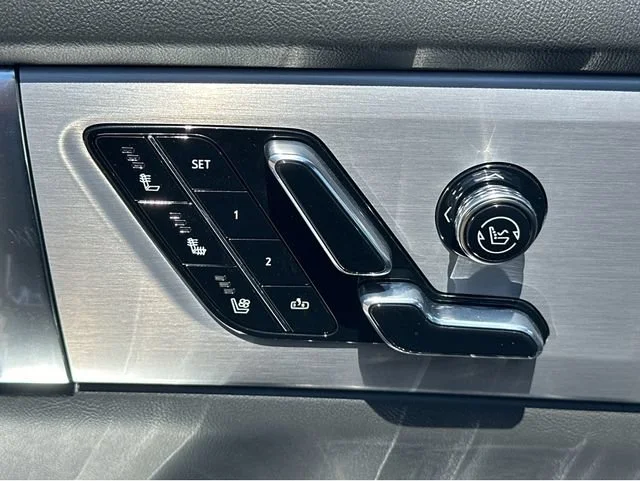 2027 Cadillac VISTIQ Sport - Photo 35