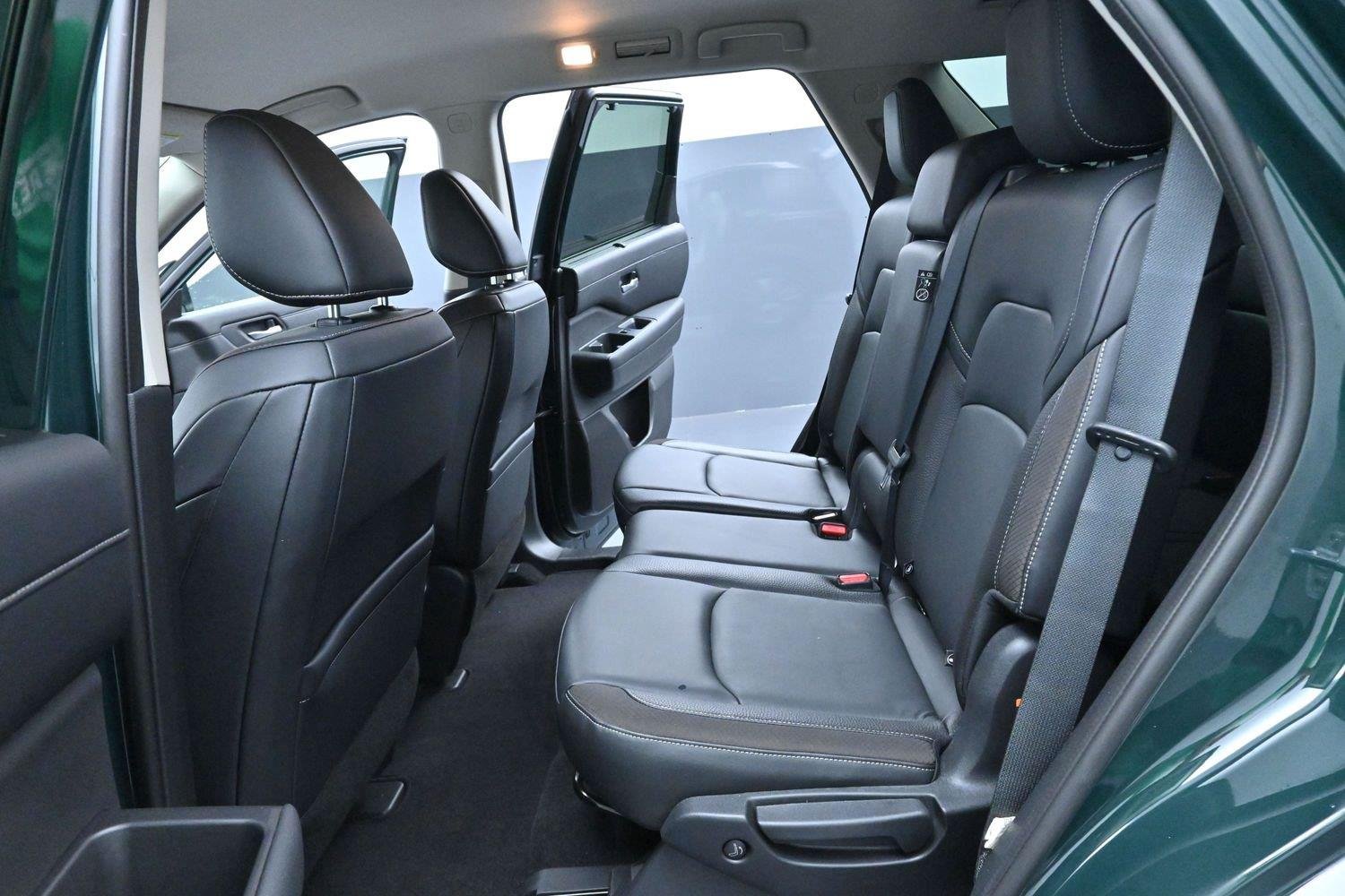 Used 2022 Green Nissan SL image 32