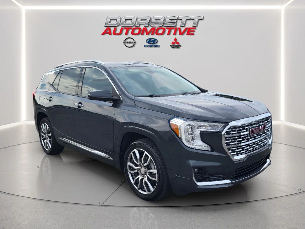 Used 2022 Hunter Metallic GMC Denali image 4