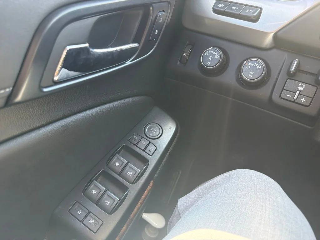 Used 2020 Gray Chevrolet Premier image 13