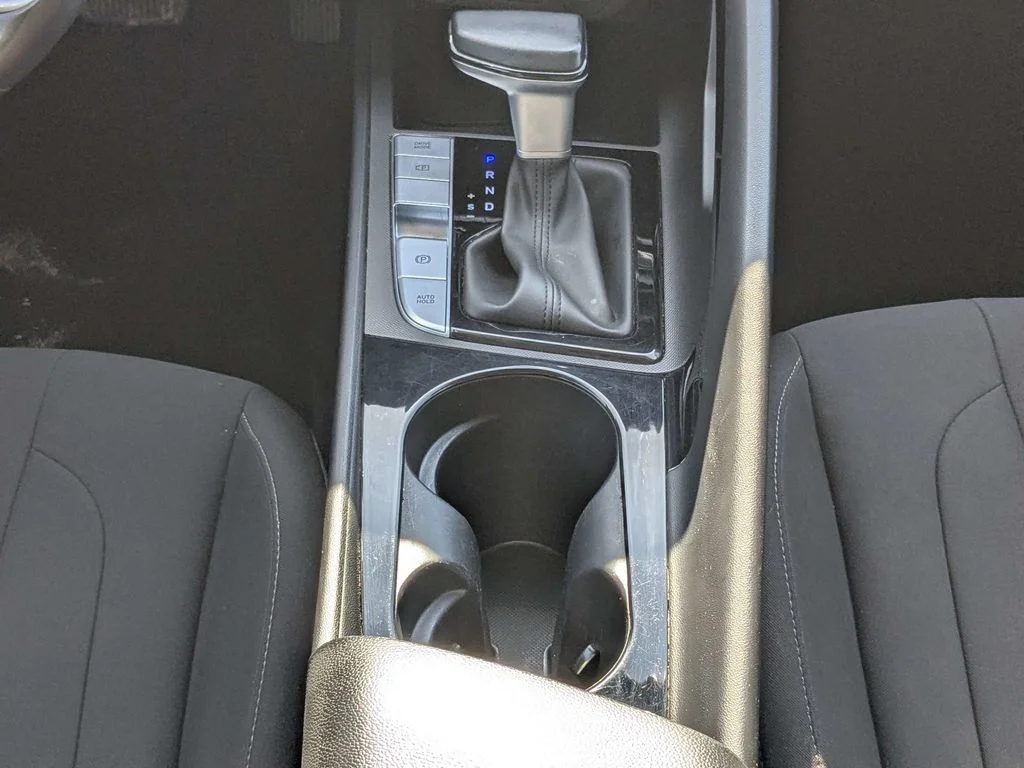 Used 2025 Black Hyundai SEL Convenience image 18