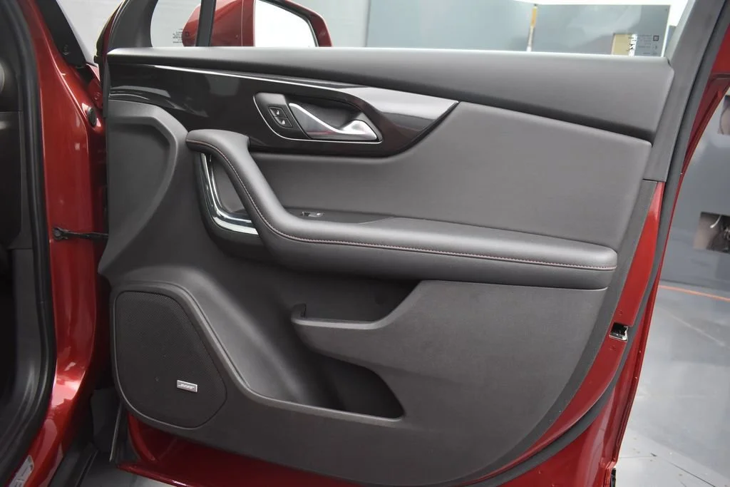Used 2019 CAJUN RED TINTCOAT Chevrolet RS image 34