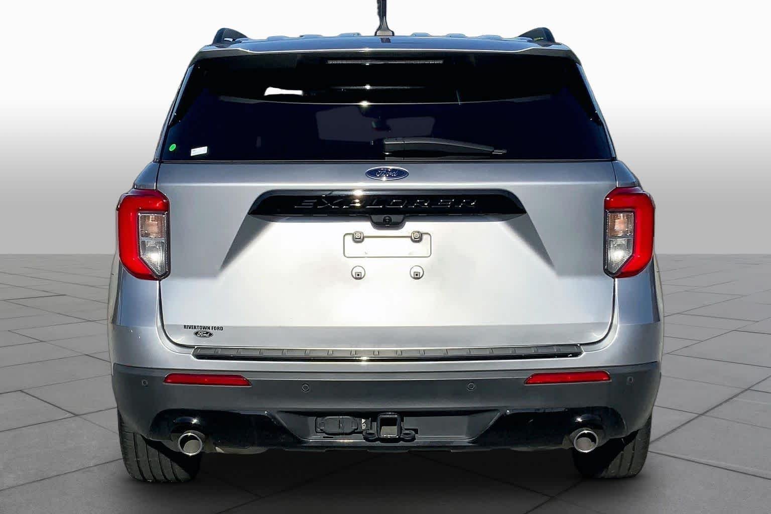 Used 2023 Iconic Silver Metallic Ford ST-Line image 5