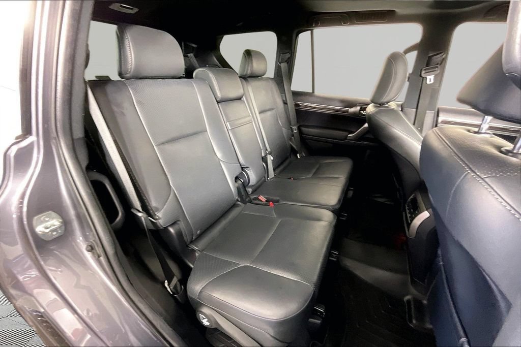 Used 2022 Gray Lexus Luxury image 24