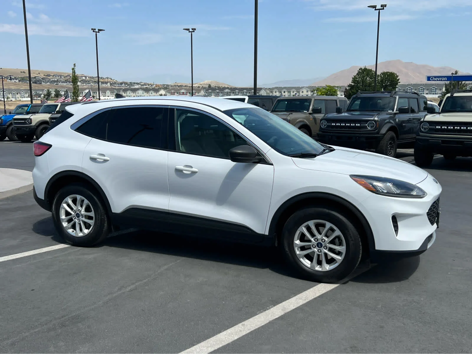 Certified Used 2022 Oxford White Ford SE image 5