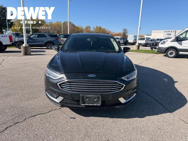 Used 2018 Shadow Black Ford SE image 3