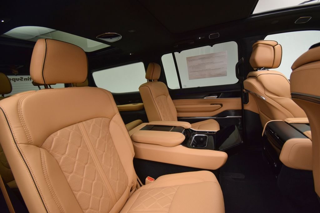 New 2026 Steel Blue Exterior Paint Jeep Summit Reserve image 20