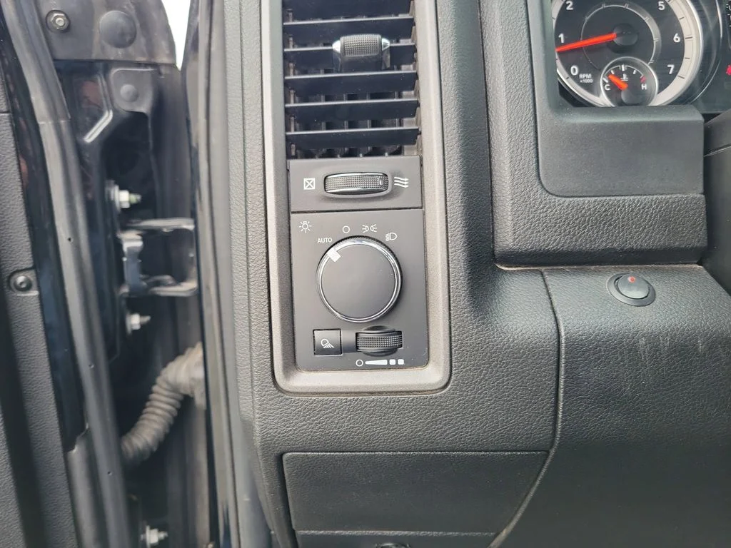 Used 2022 Diamond Black Ram Tradesman image 16