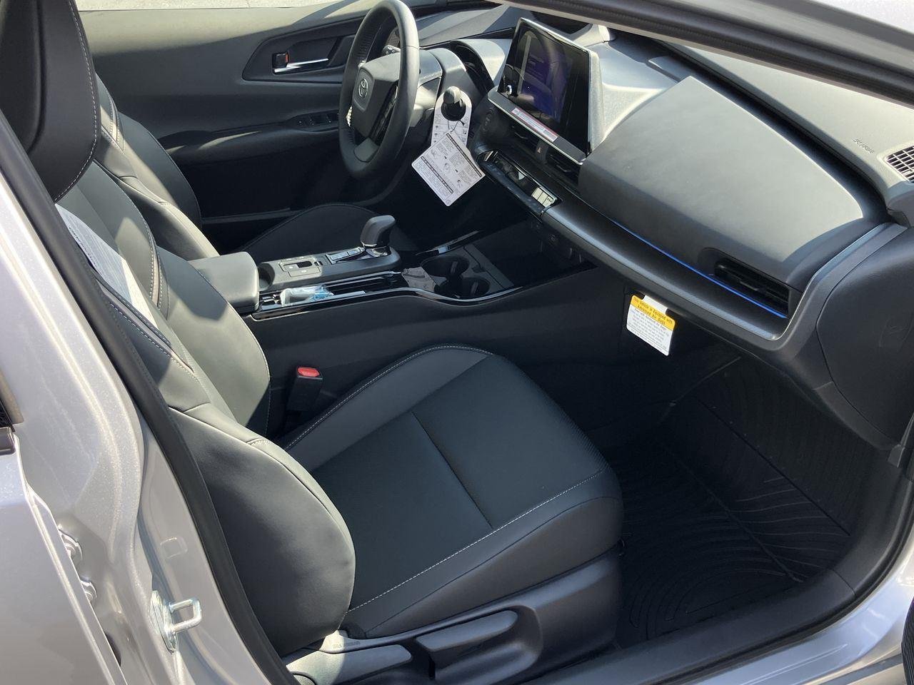 Used 2025 Cutting Edge Toyota XLE image 12