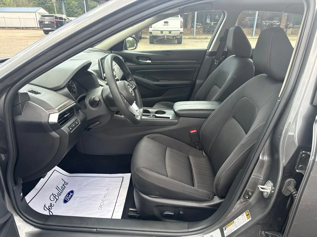 Used 2025 Gray Nissan 2.5 SV image 5