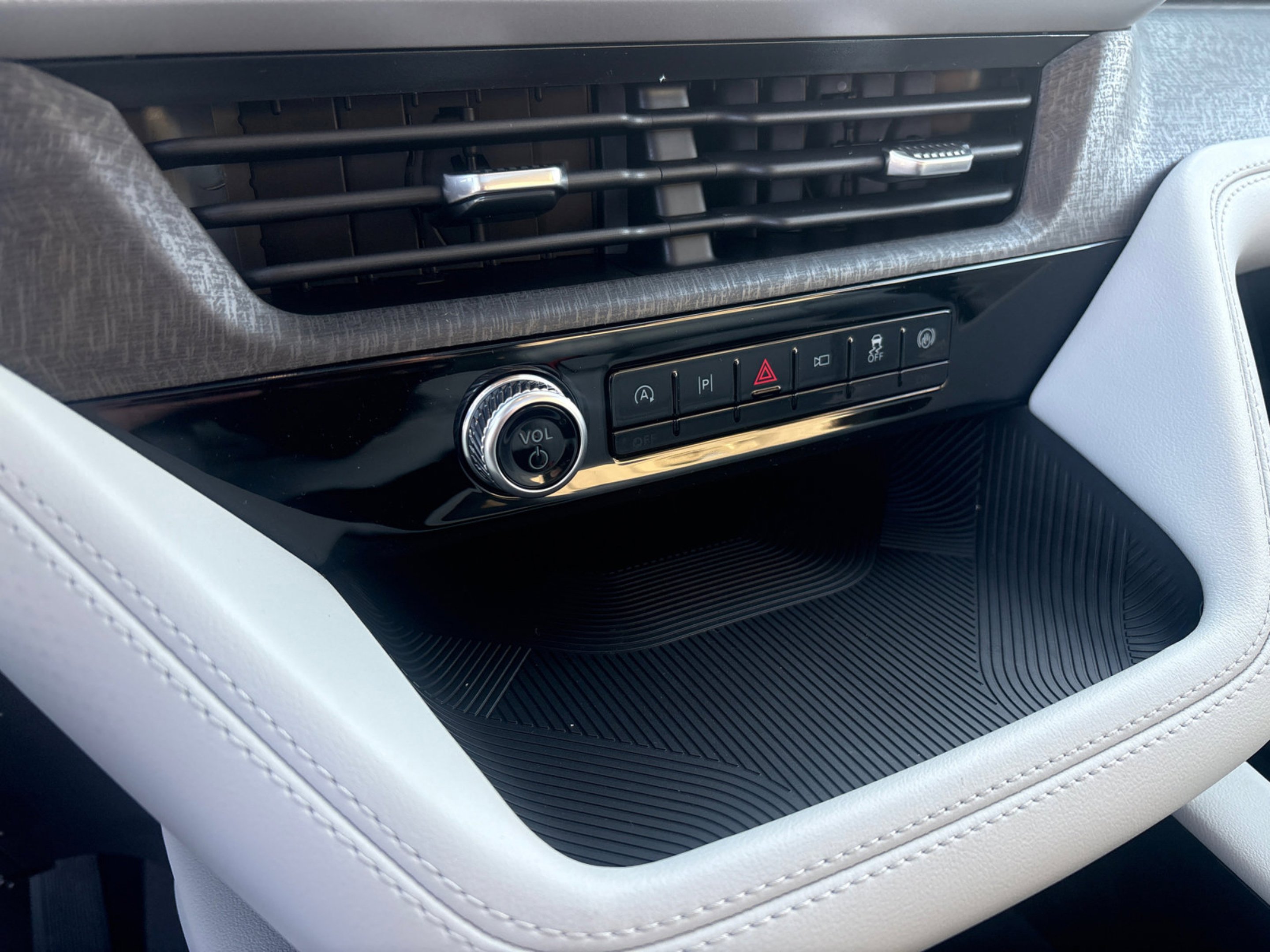 2026 Ford Explorer Platinum - Photo 23