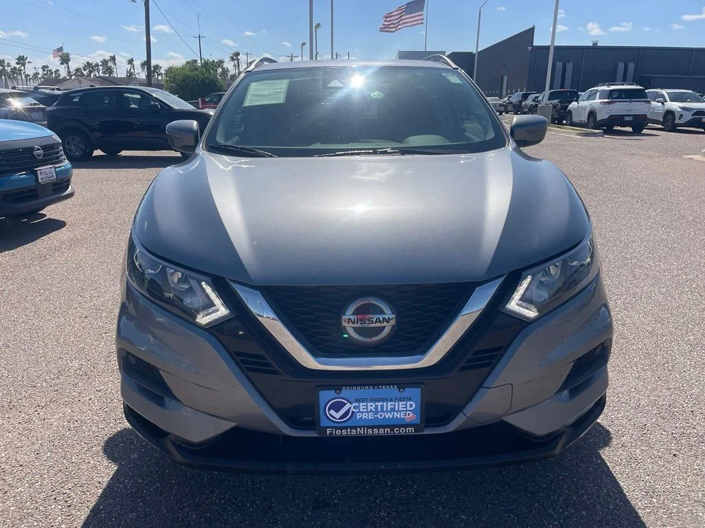 Used 2022 Gray Nissan SV image 2