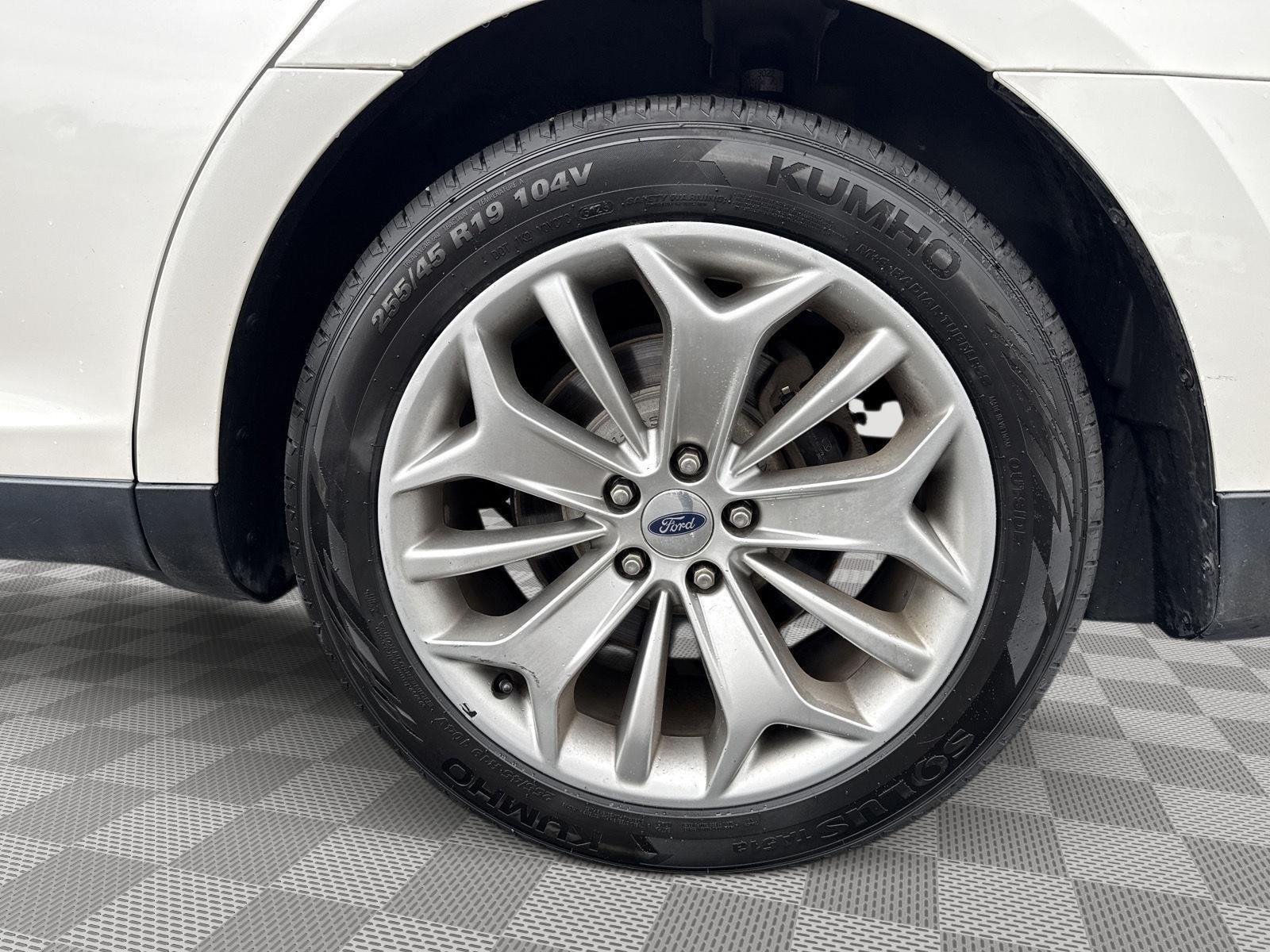 Used 2016 White Platinum Metallic Tri-Coat Ford Limited image 15