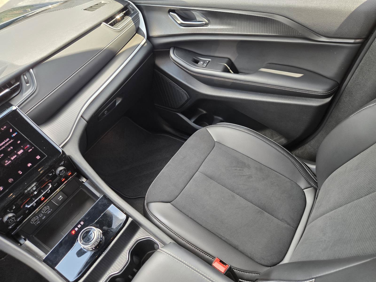 Used 2025 Gray Jeep Laredo image 16
